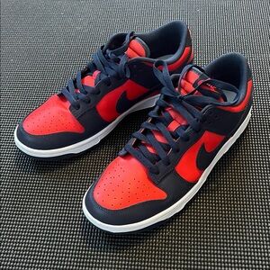 Nike Dunk low Sneakers in Red and Black